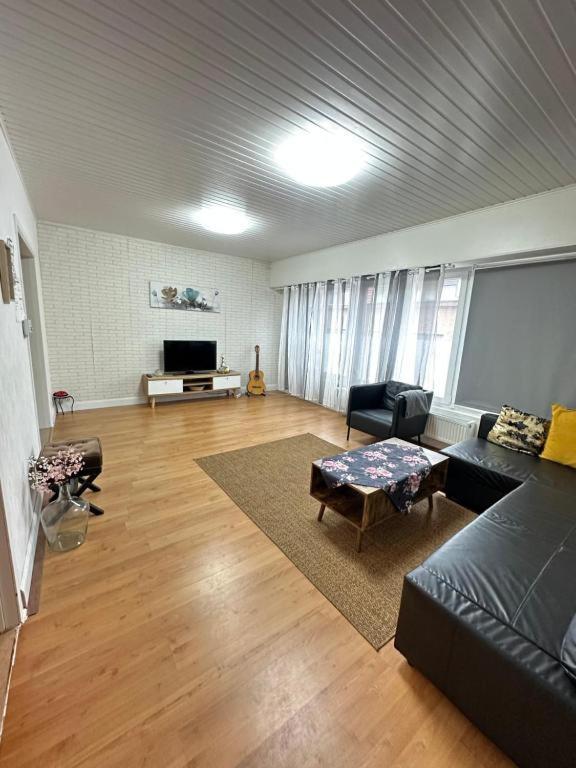 Big Sunset 2 Bedroom House With A Garden แอนต์เวิร์ป ภายนอก รูปภาพ